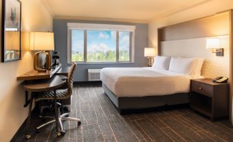Holiday Inn Victoria – Elk Lake