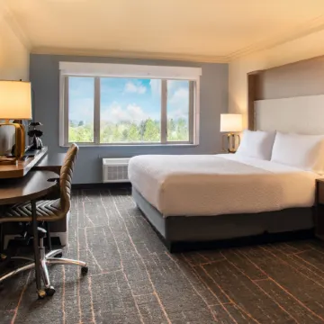 Holiday Inn VICTORIA – ELK LAKE by IHG