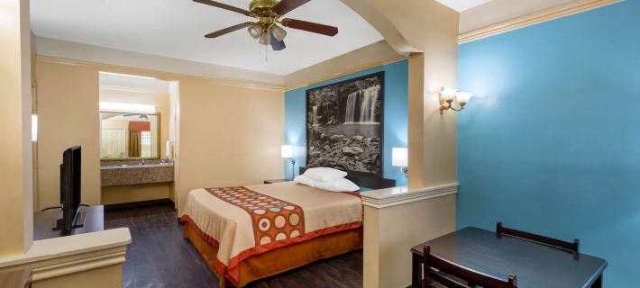 Super 8 by Wyndham Greenville Hotels in Hunt County