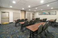 La Quinta Inn & Suites by Wyndham Latham Albany Airport Hotels in Troy