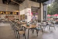 Moxy Bengaluru Airport Prestige Tech Cloud Hotels in Meenakunte