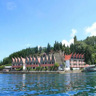 Danau Toba International Cottage Parapat فنادق في 