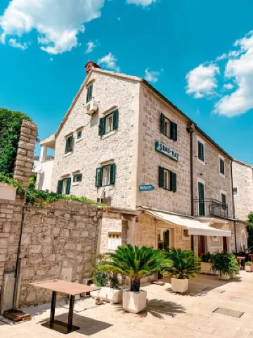 Central Apartments Bol