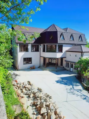 Inaisi飯店 住宿飯店