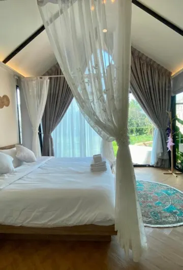 สวีทเทอร์เรสพร้อมจากุชชี