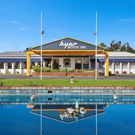 Byer Fountain Motor Inn