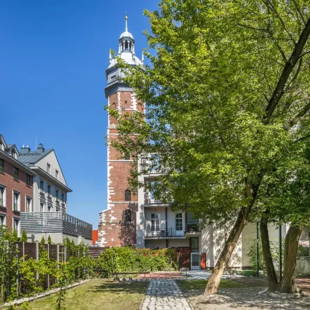 Dada Premium Aparthotel Отели рядом с достопримечательностью «Синагога Ремуха»