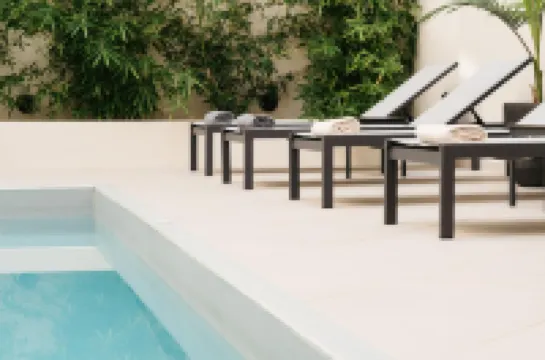 The City Hotel & Suites