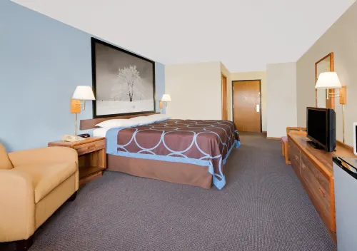 Super 8 by Wyndham Centerville - spa