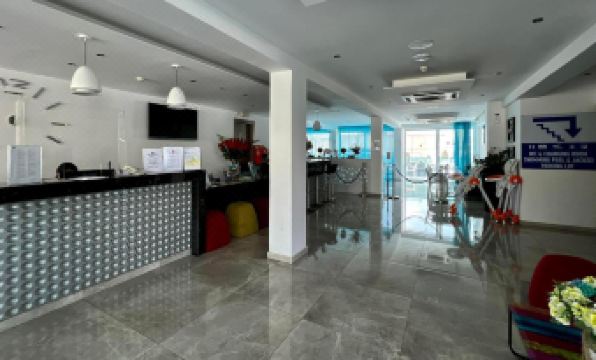 Sunny Blue Hotel