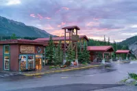 Holland America Denali Lodge