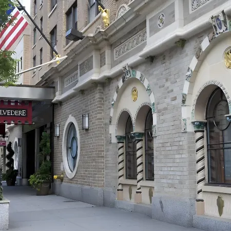 The Belvedere Hotel Отели рядом с достопримечательностью «Мидтаун-Уэст»