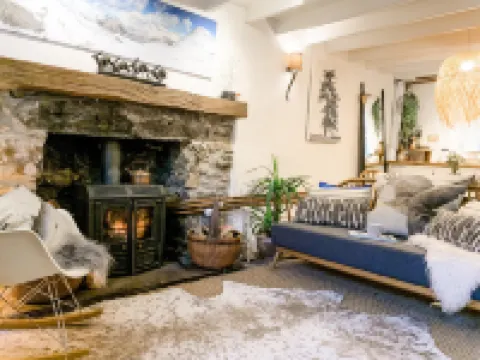 Snowdonia Stone Cottage Hotels in Beddgelert