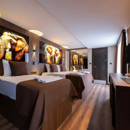 Duqqan Deluxe Hotel