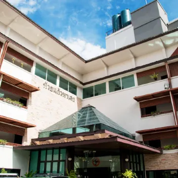 Huay Kaew Palace 1 Hotel Отели рядом с достопримечательностью «Чиангмайский университет»