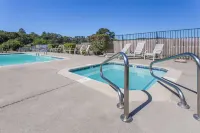 Travelodge by Wyndham Clearlake - Pools