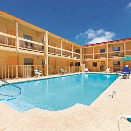 Baymont by Wyndham Lubbock - Downtown Civic Center