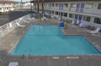 Motel 6 Indio, CA - Palm Springs - Pool