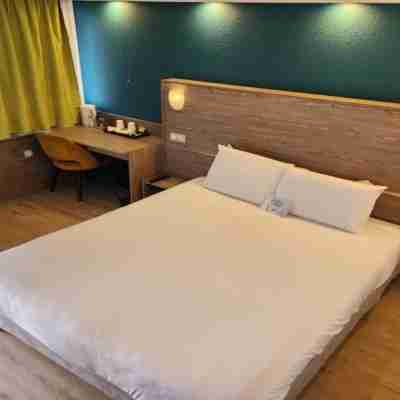 Kyriad Cambrai Rooms