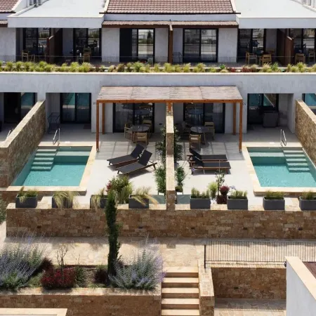 Pnoes Luxury Suites