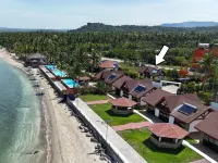 Utopia Beachfront Vacation Club - Pools