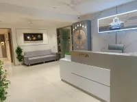 Hotel Royal Sky - 2-Star
