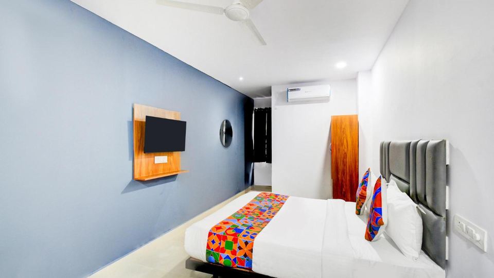 FabHotel Lorwen