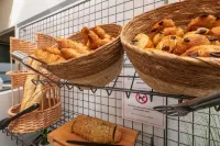 Hôtel Cerise Auxerre - breakfast