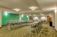 Holiday Inn Express & Suites Carlsbad Beach