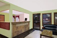 Super 8 by Wyndham Muncie/Ball St. College Area Hotels in Muncie