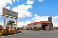 La Quinta Inn by Wyndham Sandusky Near Cedar Point Hotels in Sandusky South