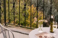 Sonder Royal Garden Apartments New Town