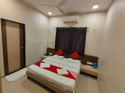Hotel Midtown Inn Hotels near Puratan mahadev mandir(original traymbakeshwar)