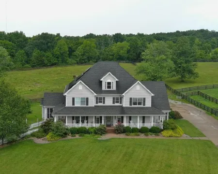 Pillow and Paddock B&B Hotels in Oldham County