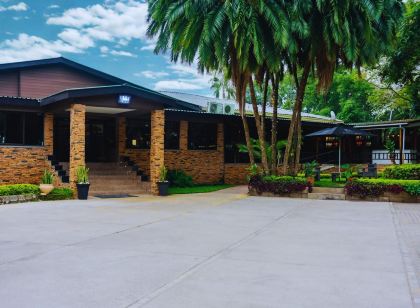 Casa Mia Lodge & Restaurant