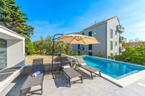 Summer Breeze Pool Apartments Hotels in Opcina Novalja