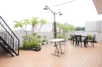 RedDoorz Plus @ Simpang USU Medan Hotel di D A R A T