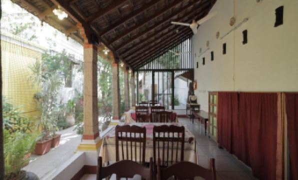 Dumas Guest House
