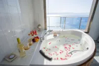 Fener Hotel Café & Kahvalti - Bathtub