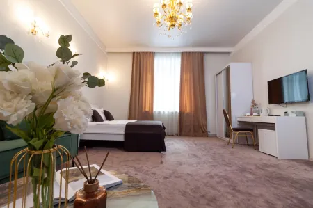 G.SДжи Эс) Отели рядом с достопримечательностью «Выставочный зал»