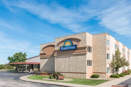Days Inn by Wyndham Kirksville Отели рядом с достопримечательностью «A. T. Still University»
