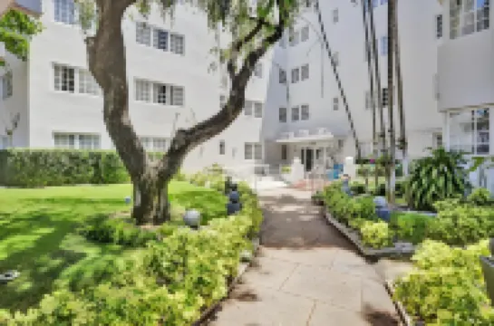 هوتل بيليزا Hotels near Holocaust Memorial Miami Beach