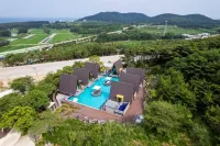 Pohang Peridot Pool Villa N Pool Glamping