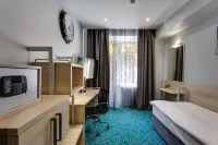 Marins Park Hotel Rostov Hotels near Rostovskiy Razvodnoy Zheleznodorozhnyy Most