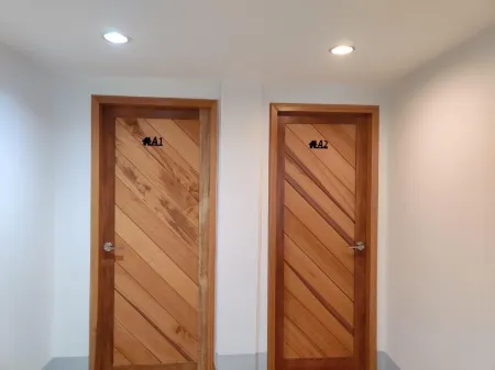 Arunothai Coffee House Homestay Отели рядом с достопримечательностью «Phra Tamnak Kwan Phayao and Phayao Fresh-water Fishery Station»