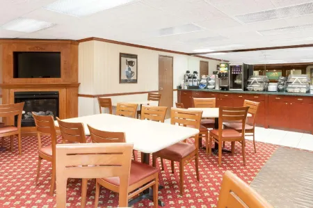 Baymont by Wyndham Bridgeport/Frankenmuth Отели в г. Бриджпорт чартер Тауншип