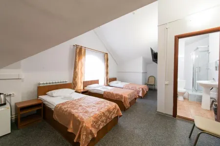 Азалия на Московской Отели рядом с достопримечательностью «Благовещенский собор»