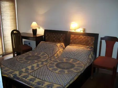 Grace Home Отели рядом со станцией Moolchand