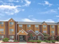 Super 8 by Wyndham San Antonio Downtown NE - sarapan
