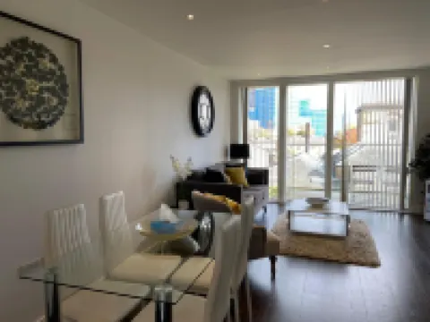 Blissful One Bed Near the River Hotels in Brentford